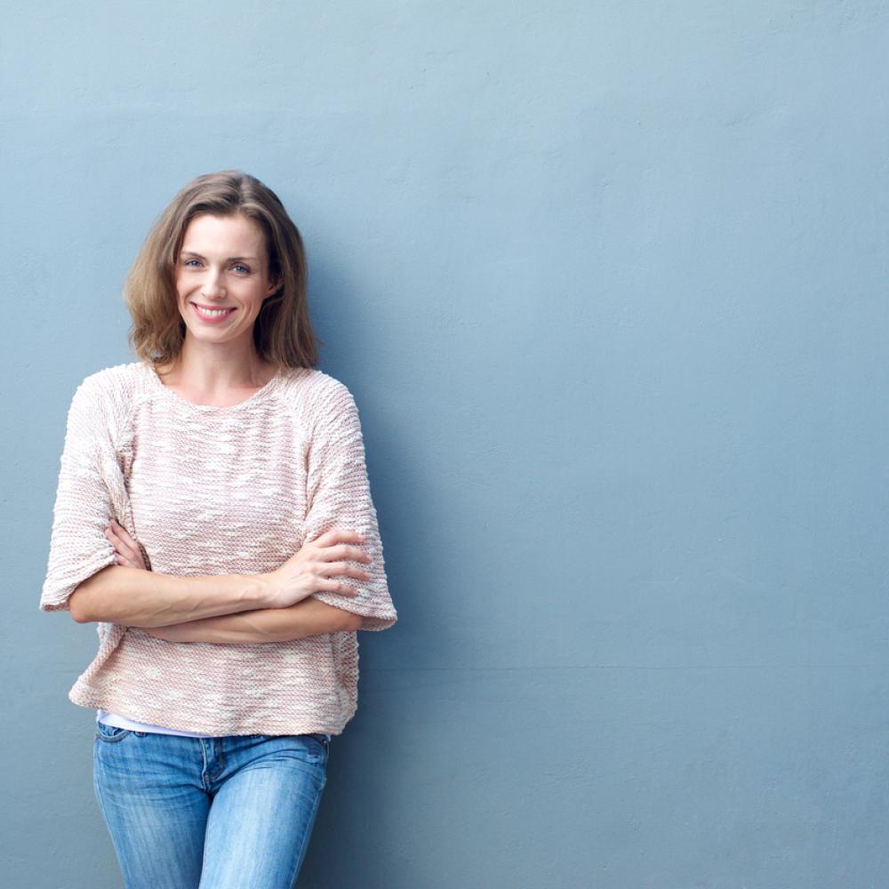 خاص "هي": سنّ الأمل… عندما تبدأ المرأة صفحة جديدة من القوة والنضج