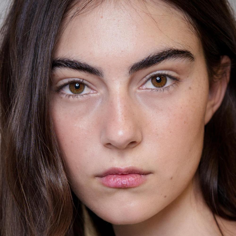 خطّتنا الشاملة لبشرة متألقة بمكونات طبيعية قبل ليلة رأس السنة