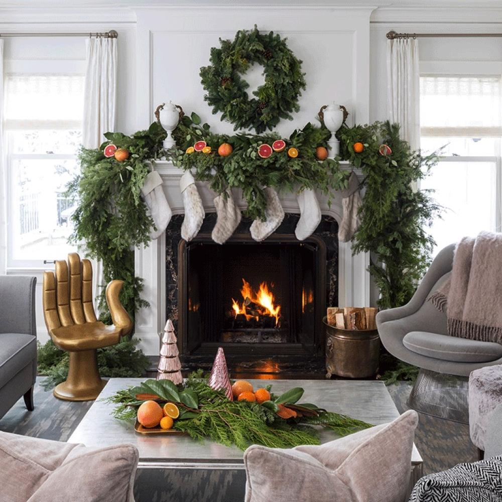 عند اختيار زينة عيد الميلاد، يجب التفكير فيها بعناية لضمان أن تبدو المساحة احتفالية