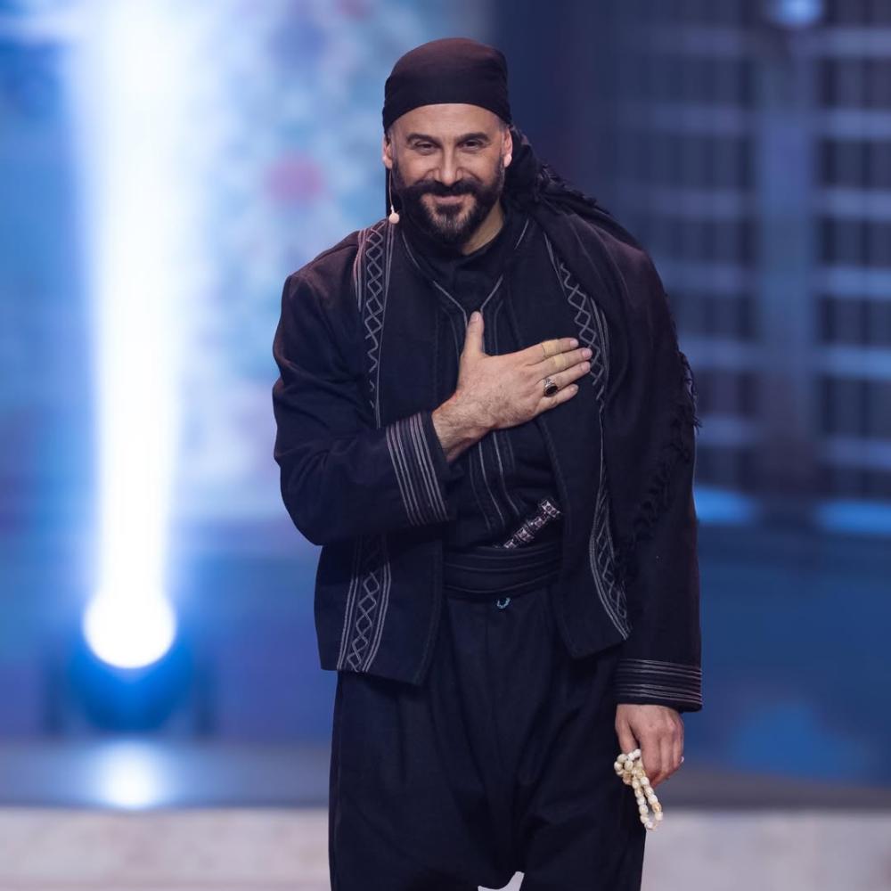 قصي خولي يحتفل بأول مسرحية سورية في موسم الرياض