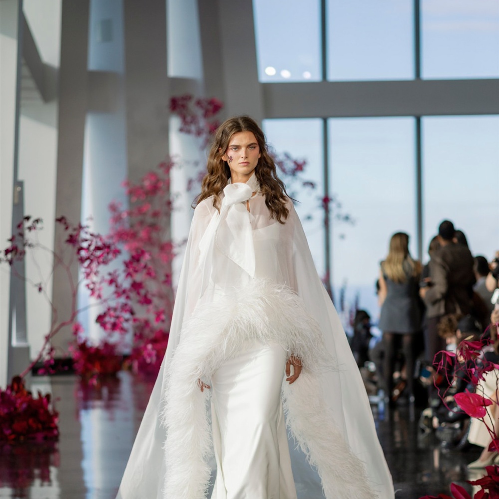 كاب الريش توقيع إيفا لاندال لخريف 2026