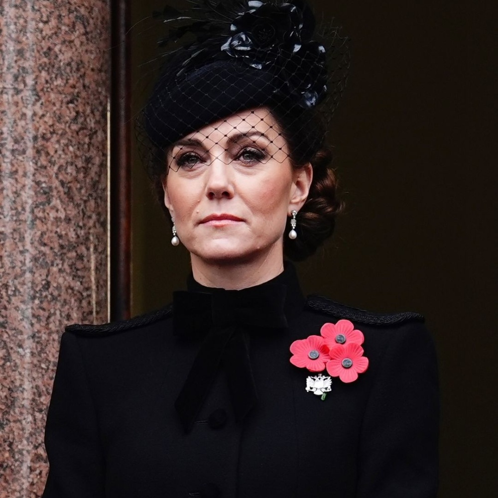 لماذا ترتدي كيت ميدلتون 3 زهور خشخاش في احتفالية أحد الذكرى كل عام؟