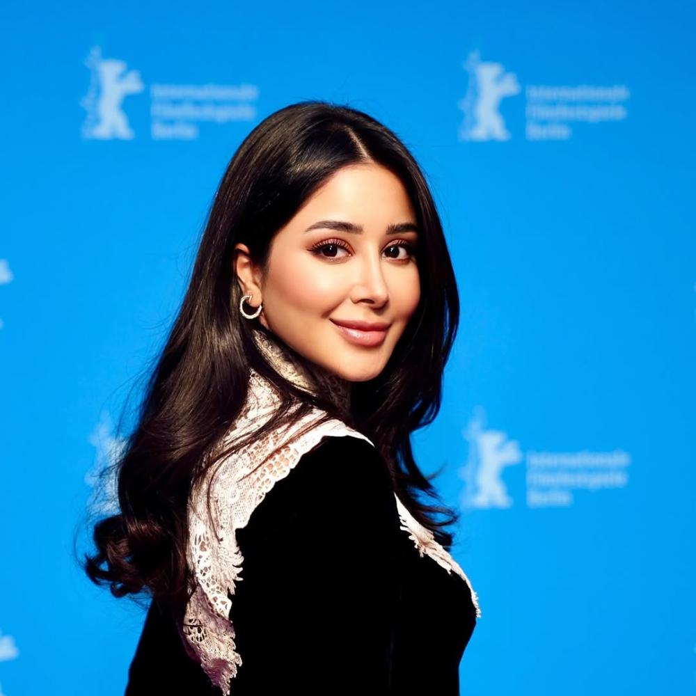 أجمل مكياج وتسريحات شعر أسيل عمران في الـ 2025