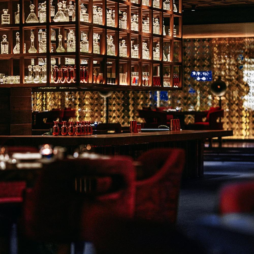 عام جديد يبدأ بنكهات راقية… دليلك إلى مطاعم الرياض الفاخرة في ليلة رأس السنة