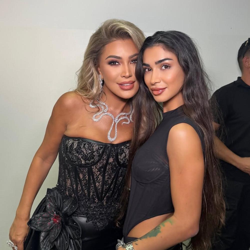 نوال الزغبي ترتدي تصاميم ابنتها تيا ديب