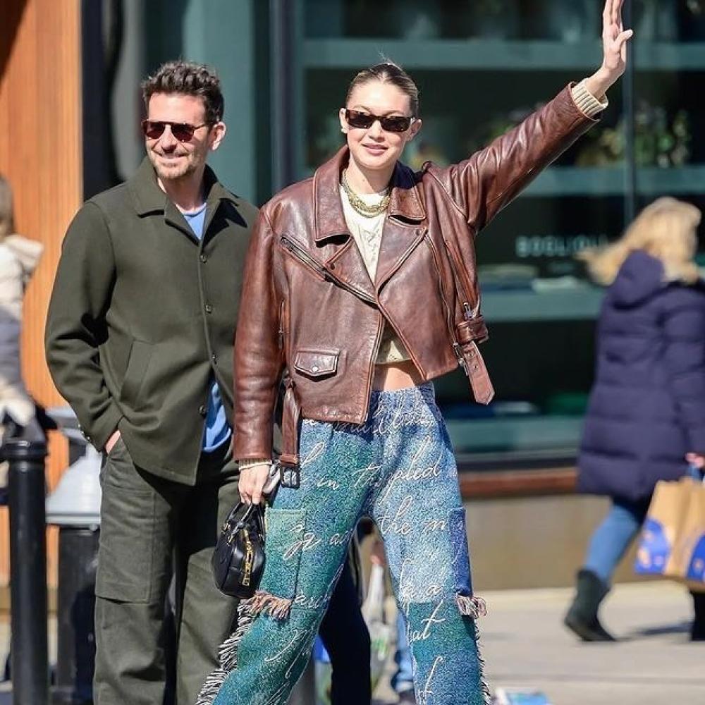 هل ستكون جيجي حديد عروس 2026 بعد أن تقدم لها برادلي كوبر؟ 