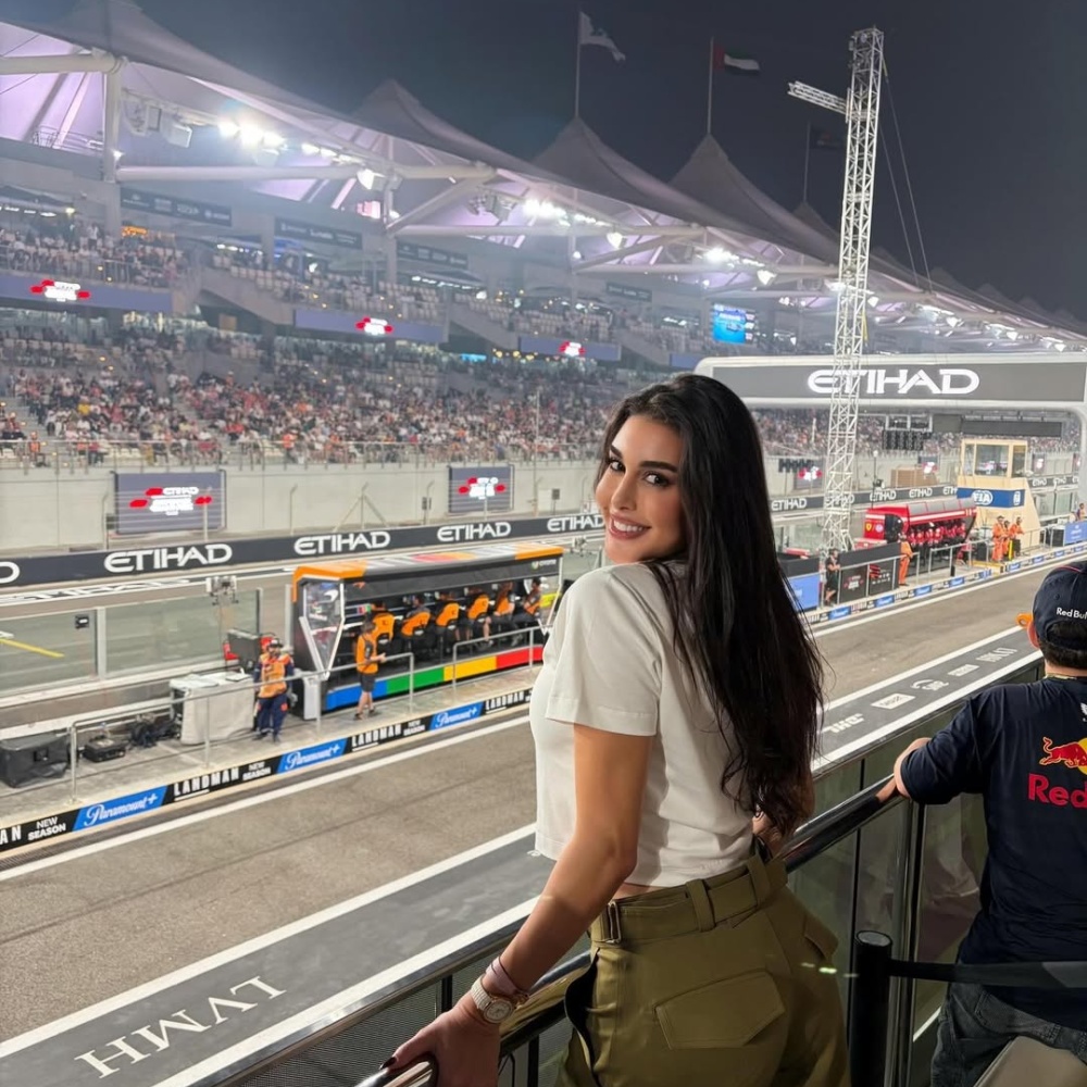 ياسمين صبري في سباق الفورمولا 1 بأبوظبي 2025