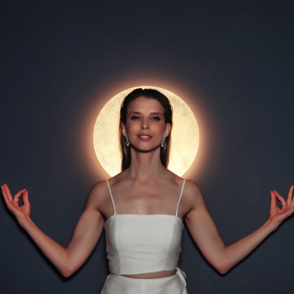 طقوس الضوء القمري حفلة كونية للعناية بجمالكِ من وحي نساء الحضارات الخالدة