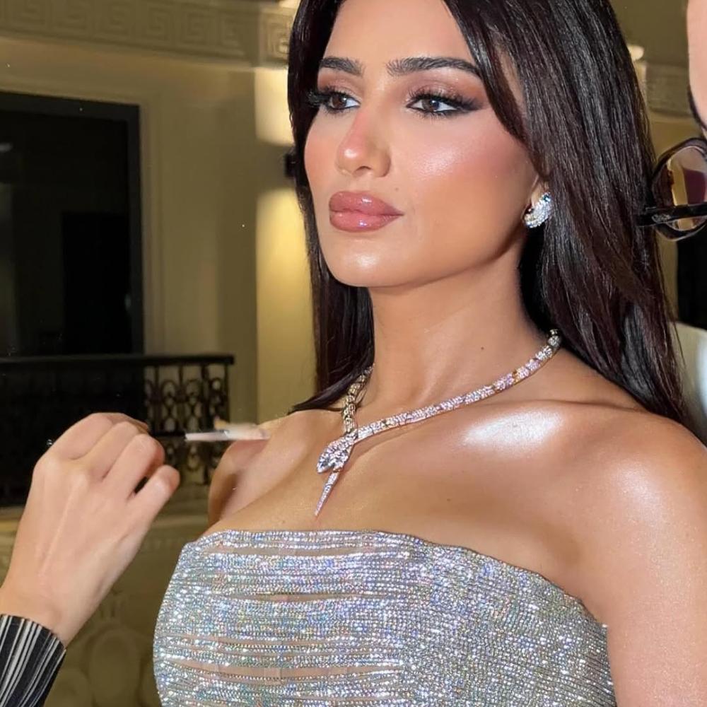 1 رئيسية مي عمر صورة من انستغرام خبيرة التجميل خلود بكر_