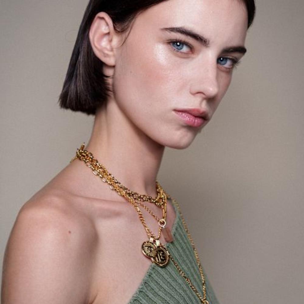 كيف تحافظين على شباب رقبتك وتقللين ترهّل الجلد؟