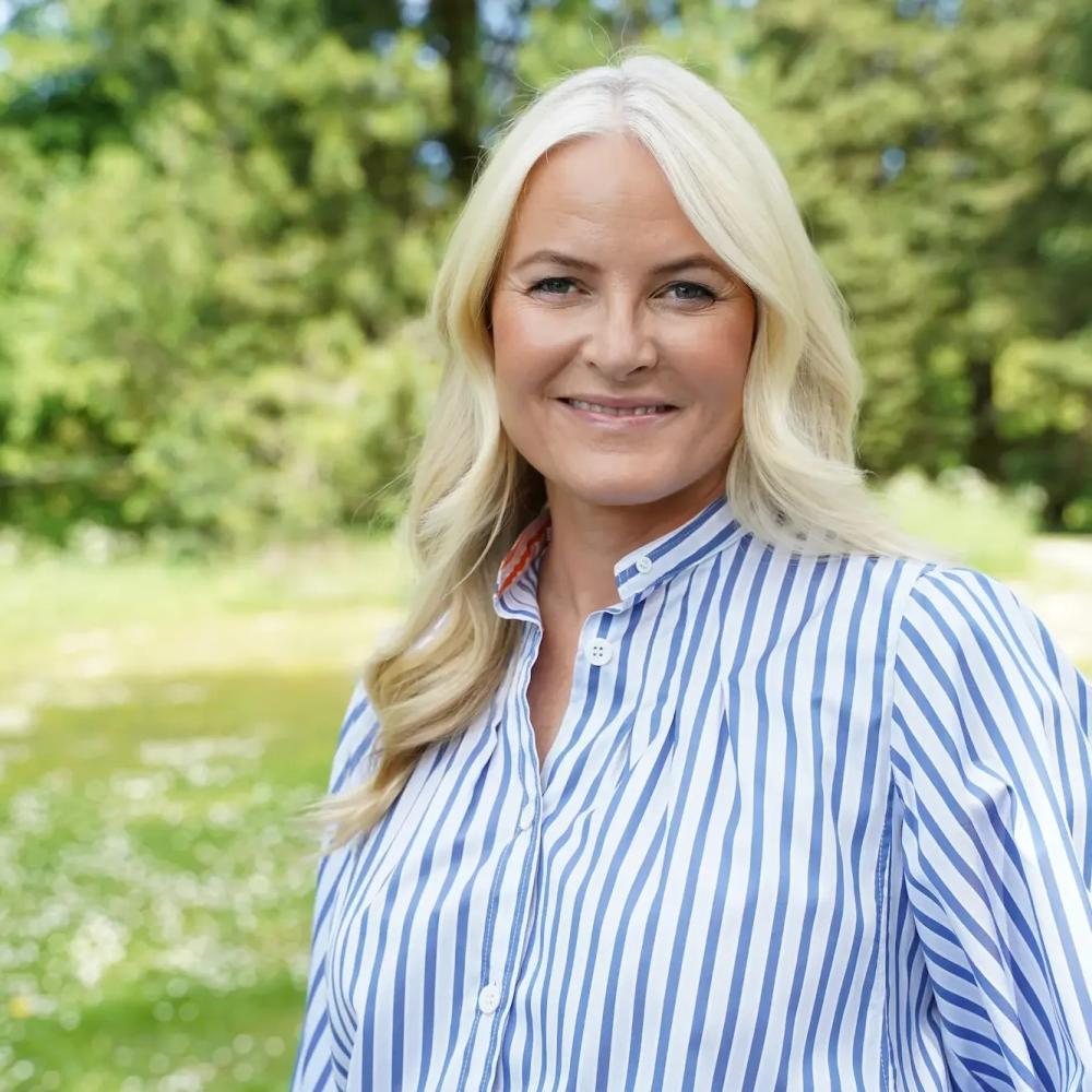 إطلالة أمل وسط غيوم الألم.. كيف تغلبت الأميرة ميت ماريت على "ضيق التنفس" بروح العائلة؟