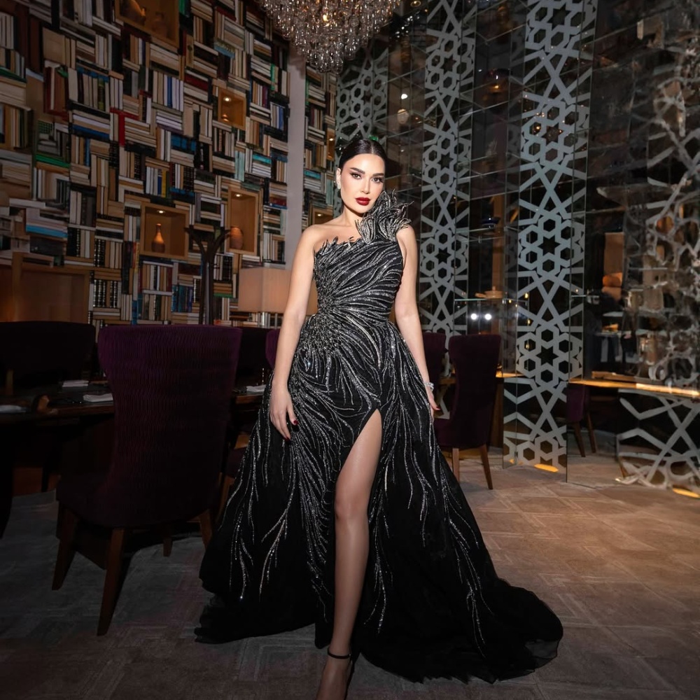 حصاد عام 2025: أجمل فساتين السهرة التي تألقت بها النجمة سيرين عبد النور