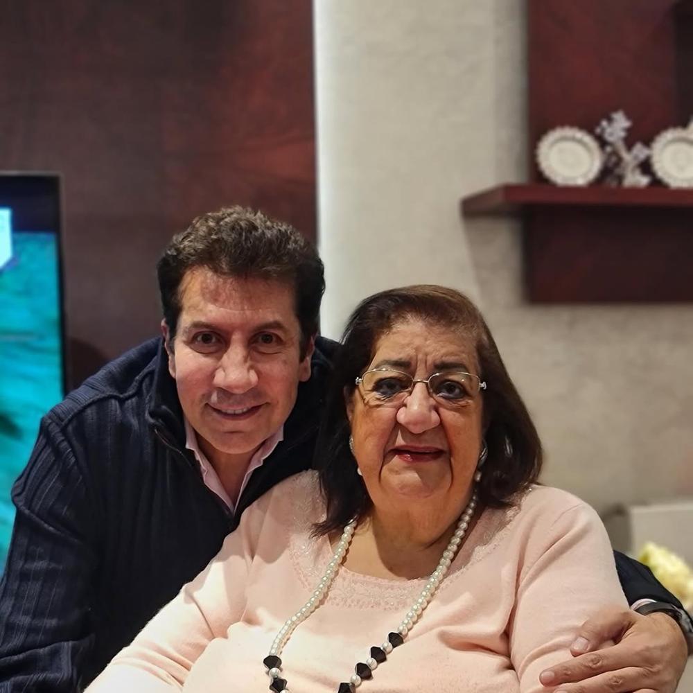 هاني رمزي ووالدته