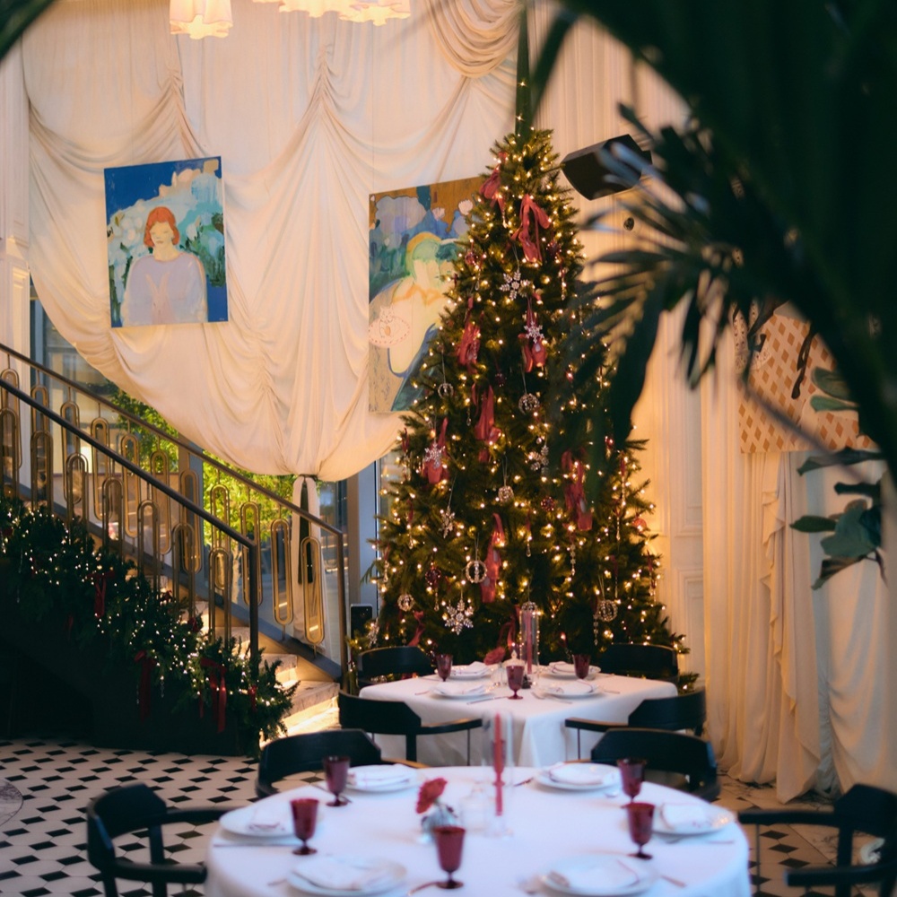 أجواء احتفالية وقوائم طعام مميزة للميلاد في مطعمَي ألبا وبيسو في ساحة دبي أوبرا بلازا