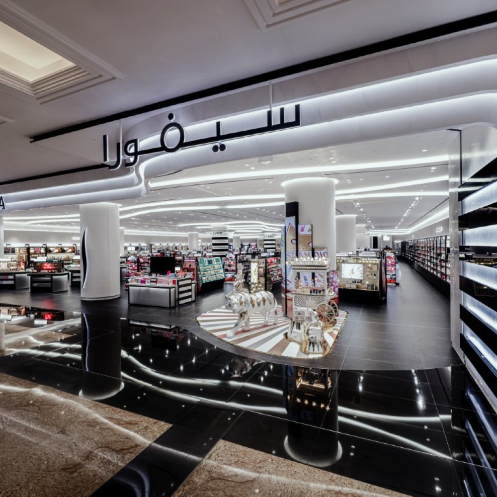 سيفورا الشرق الأوسط تكشف عن متجرها الجديد في مول الإمارات