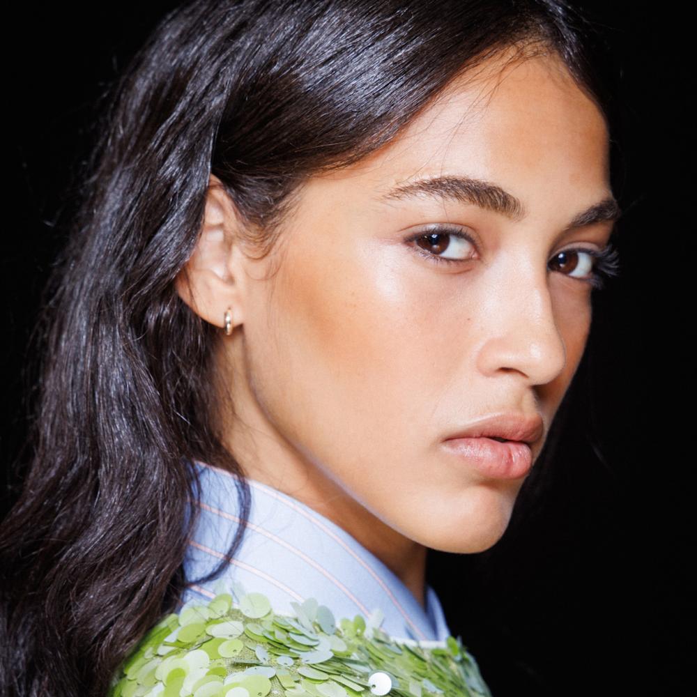 أفضل عطور شرقية لسهرة رأس السنة… عطر يسبقكِ ويترك أثراً