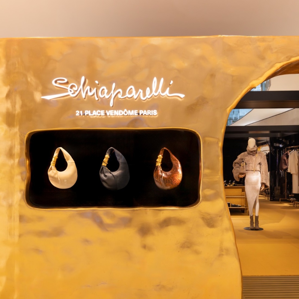 جوهرة "سكياباريلي" تتألق في دبي مول