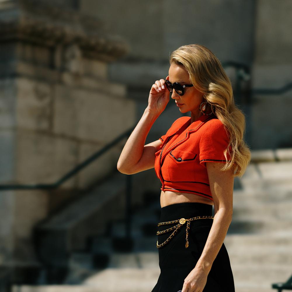 تنسيق التنورة القصيرة بأسلوب Street style