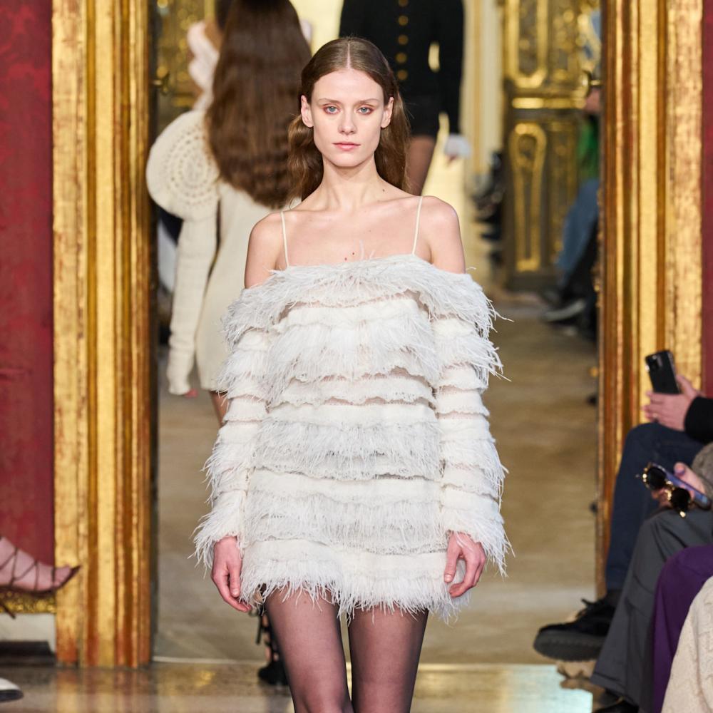 تنسيق اللّون الأبيض في موسم الأعياج بأسلوب Tiwnset