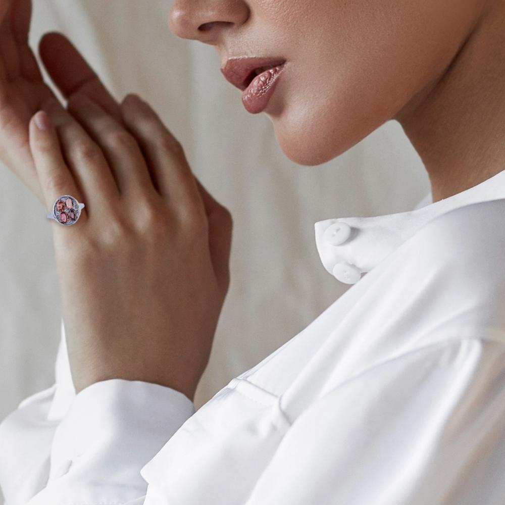 خاص ل"هي" مصممة المجوهرات السعودية ريم السفاف: حيث يُعاد تشكيل الزمن، قطعةً من ذهب