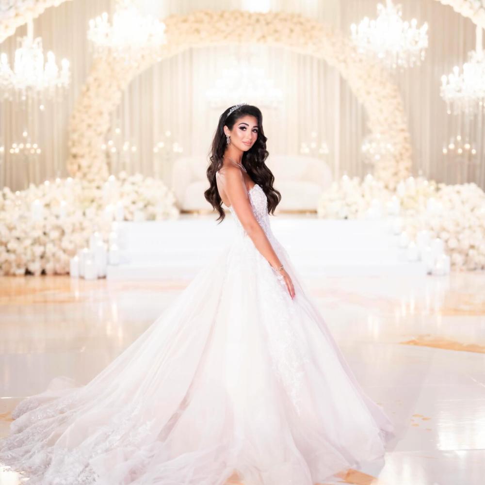 الأقواس خلفية مناسبة لإلتقاط الصور التذكارية