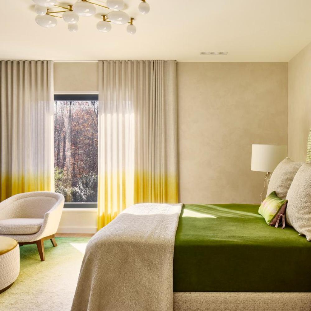 الستائر عنصر تصميمي رئيسي يكمّل هوية المساحات المنزلية