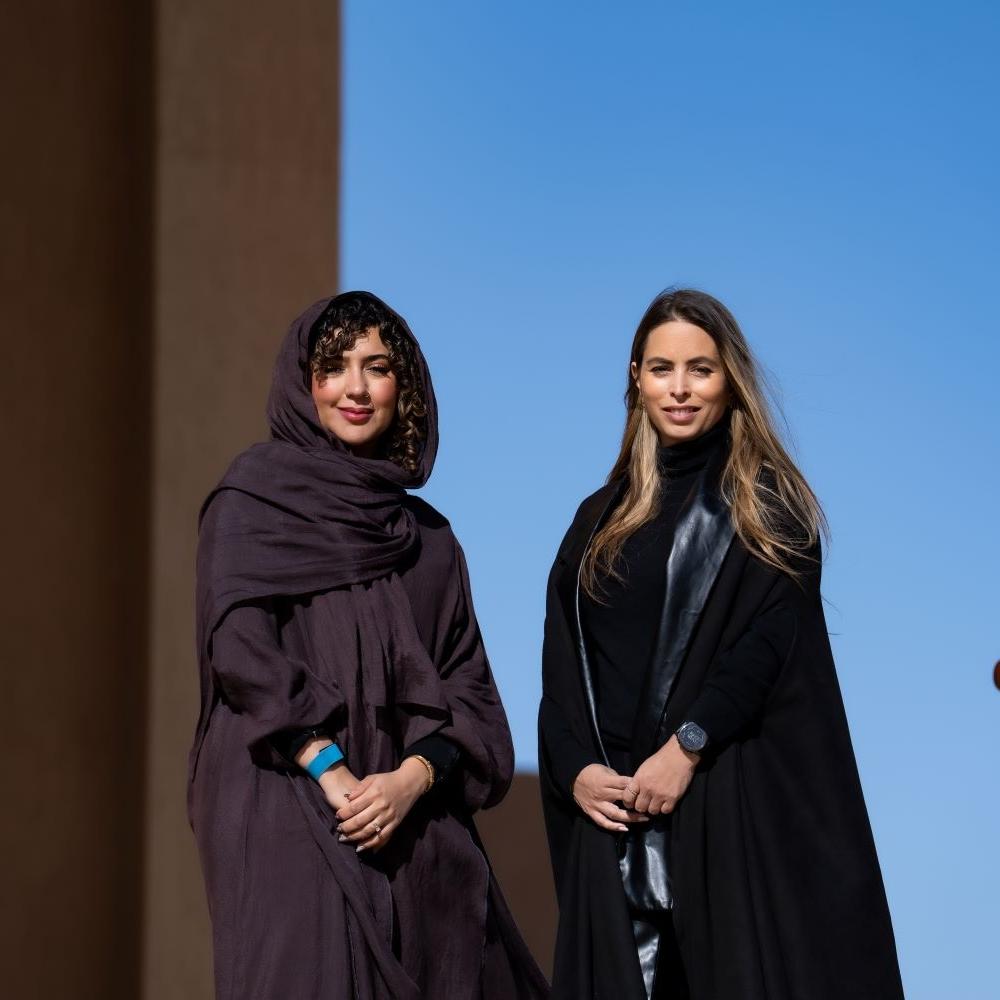 القيّمة الفنية المشاركة كانديدا بيستانا والقيّمة الفنية فتون الذائدي