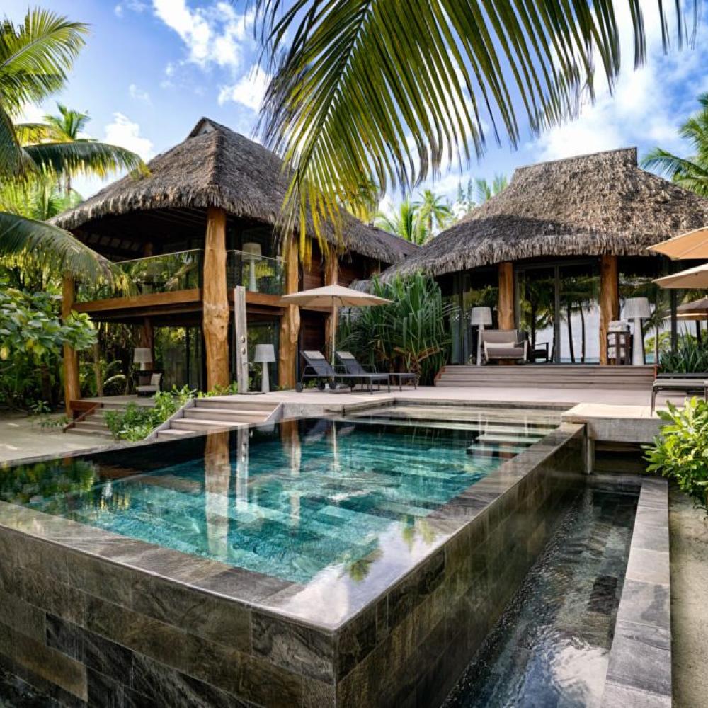 حيث تلتقي الطبيعة بالفخامة: 7 جزر سرّية لرحلة شهر عسل لا تُنسى