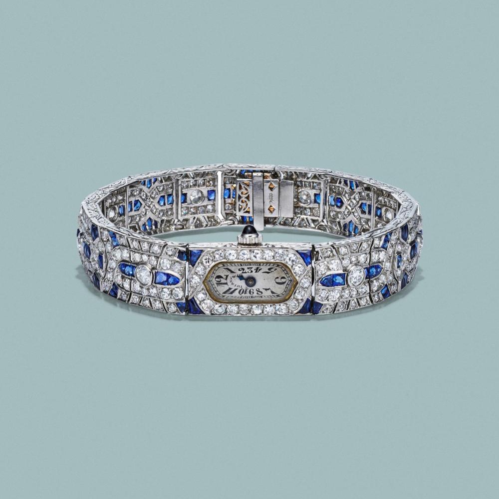 تحتفي Tiffany & Co  بعلاقتها الطويلة مع عالم الساعات الممتدة لعقود