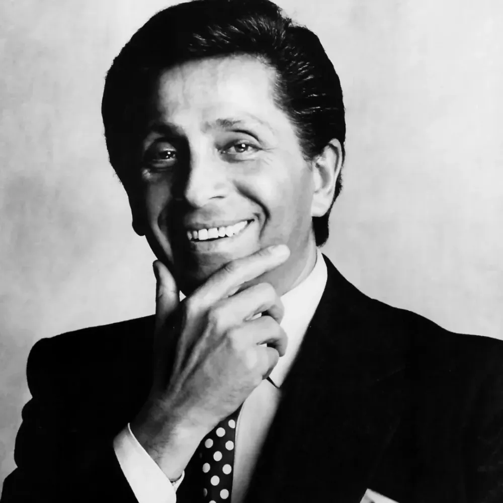 تفاصيل وفاة فالنتينو غارافاني أسطورة الموضة الإيطالية