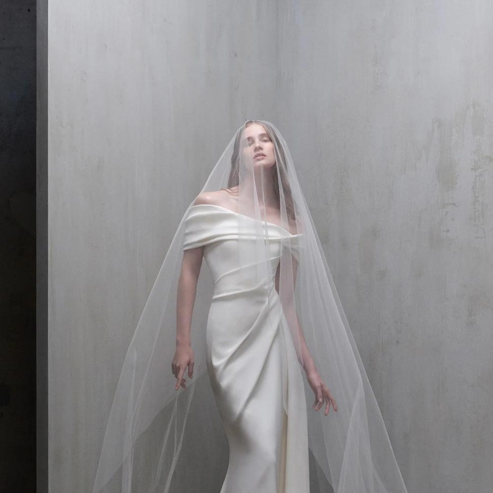 فستان زفاف كلاسيكي توقيع إيلي صعب