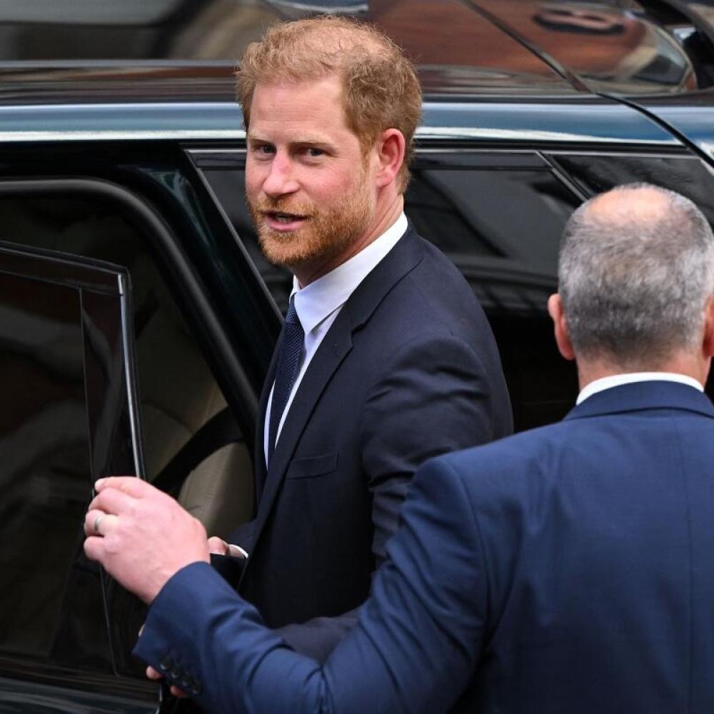 كبار العائلة الملكية البريطانية يتوجهون إلى اسكتلندا مع وصول هاري إلى لندن