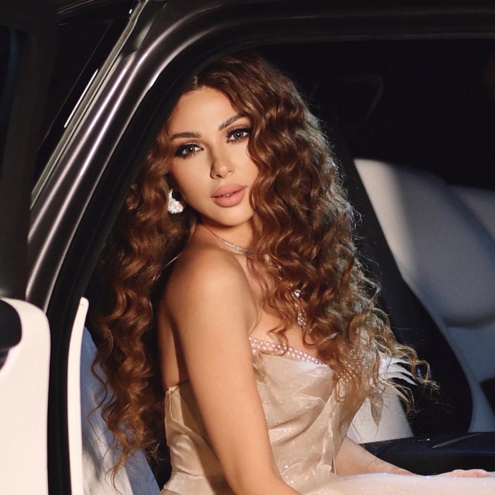 مجوهرات ميريام فارس الأنثوية تخطف الأنظار في أحدث ظهور لها