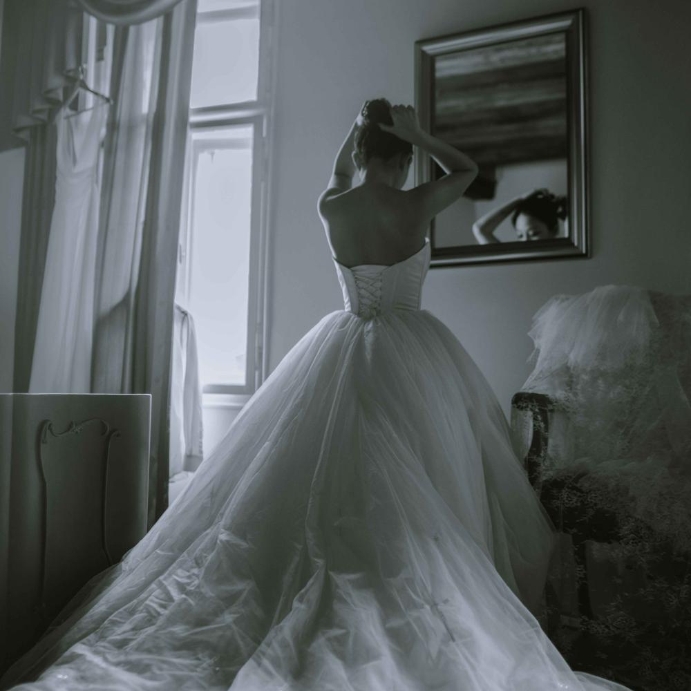 مرحلة تجهيز فستان الزفاف