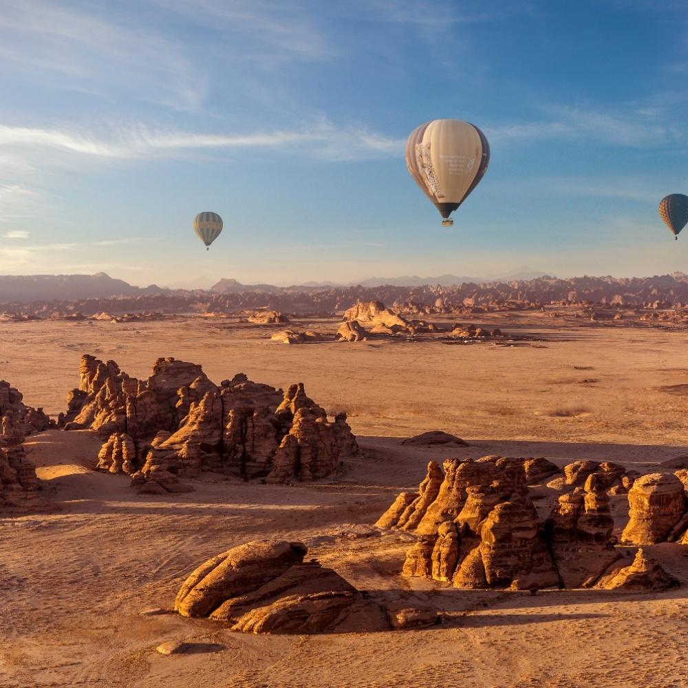  من السماء إلى النجوم… هيرو إكسبيرينسز ترسم رحلة حسّية في قلب العُلا