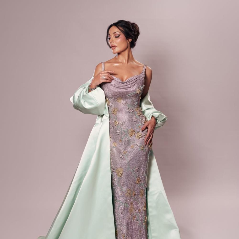 نادين نسيب نجيم بفستان مرصع