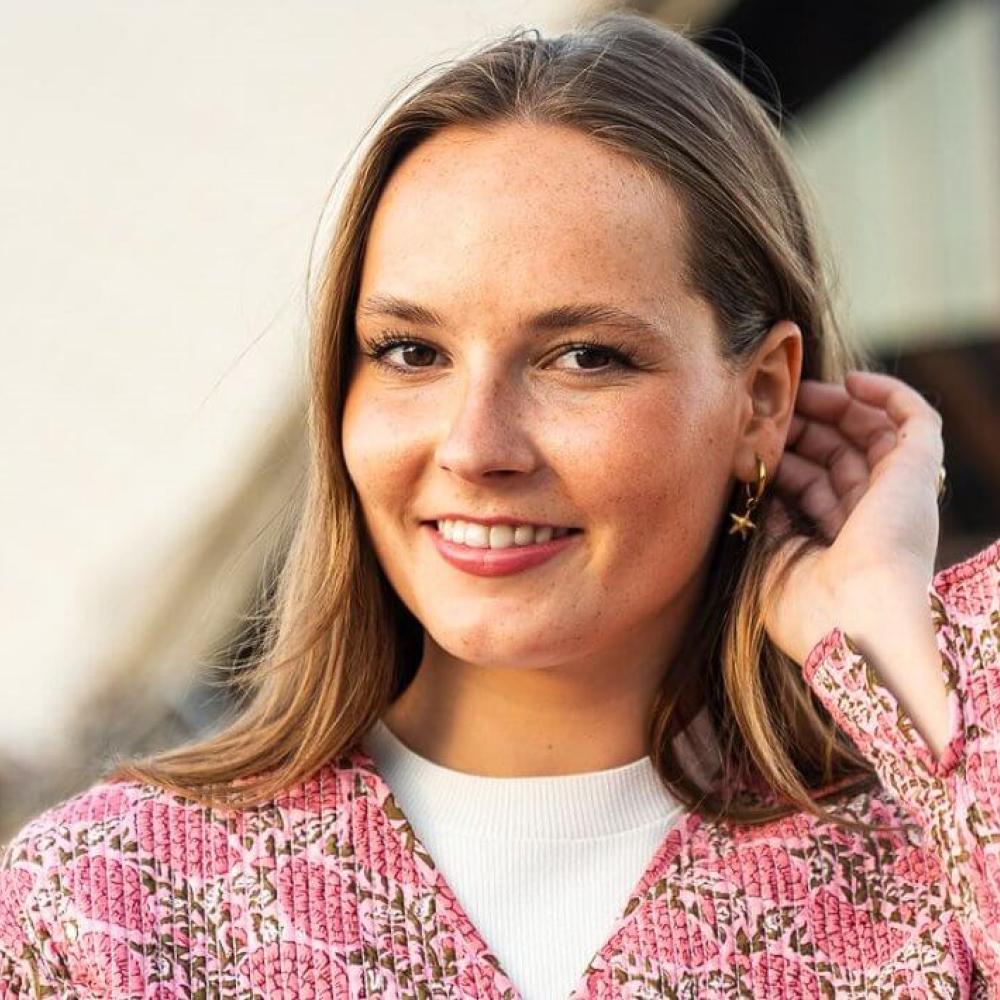 هروب إنغريد ألكسندرا في عامها الـ 22 من فضائح القصر إلى هدوء سيدني