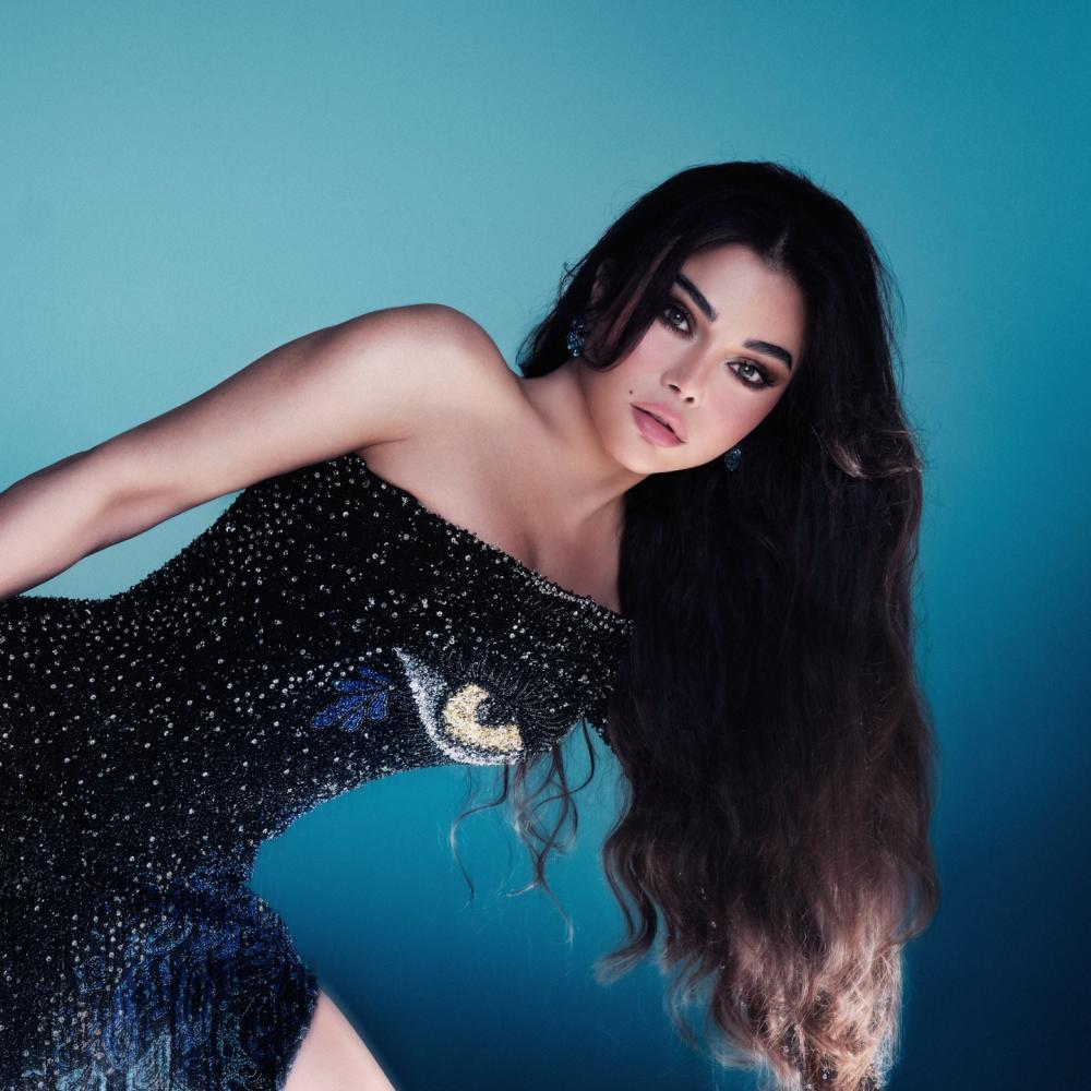 مجوهرات هيفاء وهبي تُشعل المسرح في السعودية