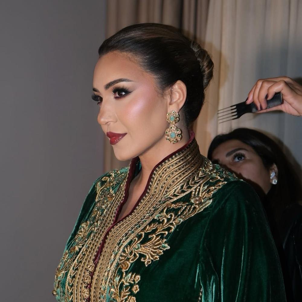 النجمة اسماء لمنور