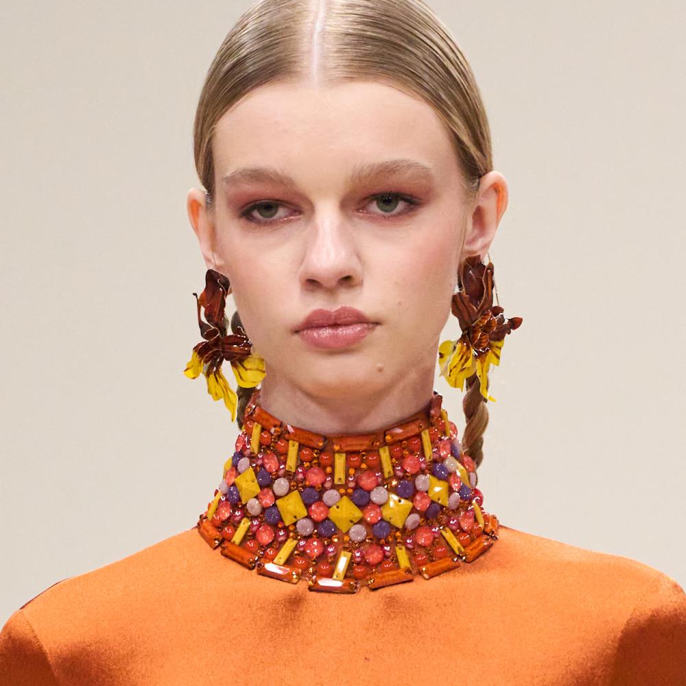  تسريحات الشعر المرفوع والمبلل من دار Michael Cinco