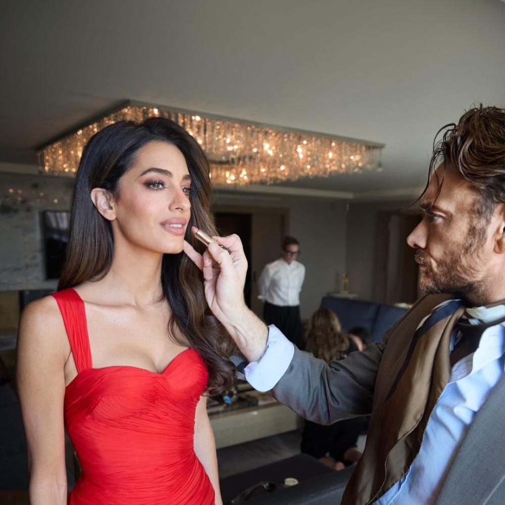 خبراء الجمال يكشفون كواليس إطلالات النجمات مع المستحضرات  لـ Golden Globes 2026