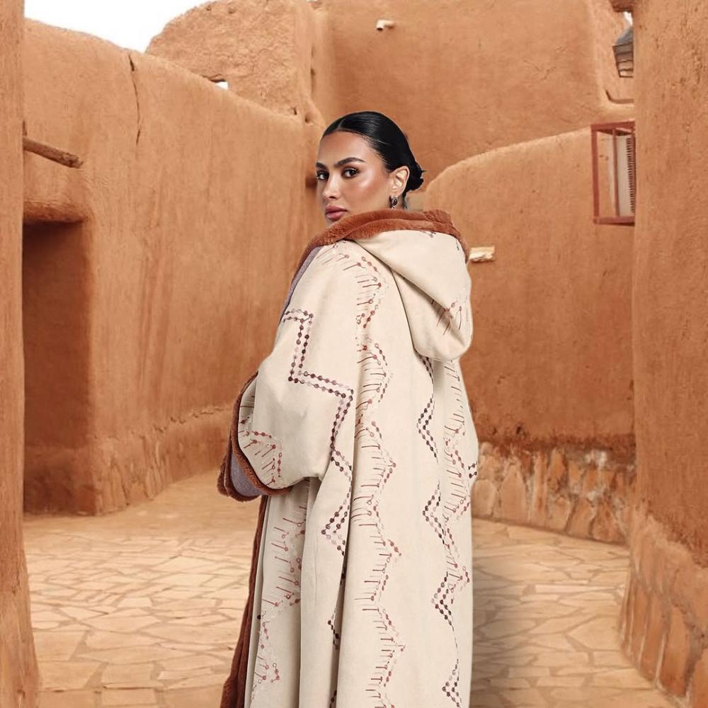 5 علامات تقّدم الفروة بتصاميم مختلفة تجمع بين الدفء والأناقة