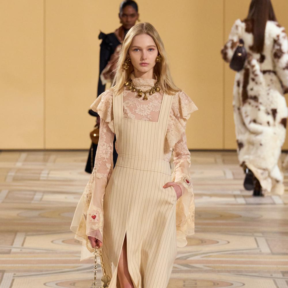 إطلالة من Zimmermann