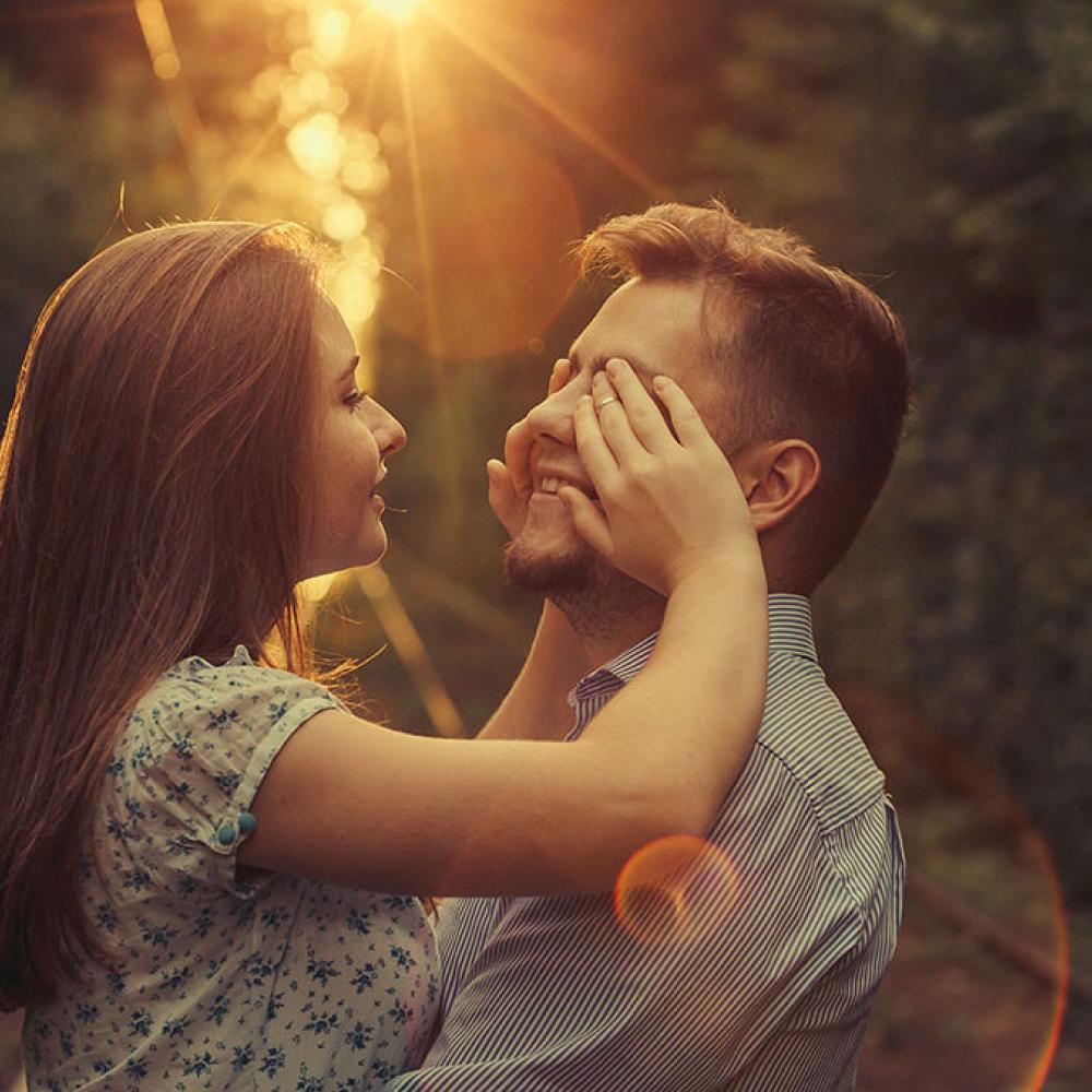 كيف تجعلين رجل العقرب يقع في حبك؟