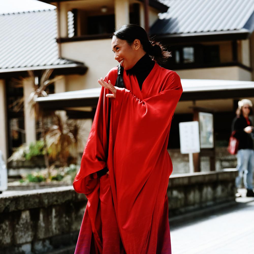 إطلالة أنيقة من شوارع طوكيو