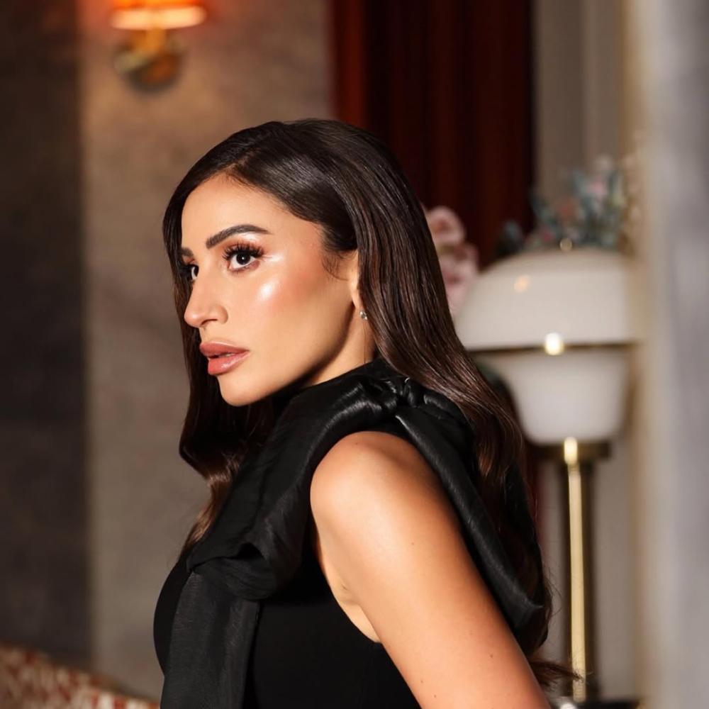 المكياج الترابي بأساليب مختلفة تلهمنا به دينا الشربيني