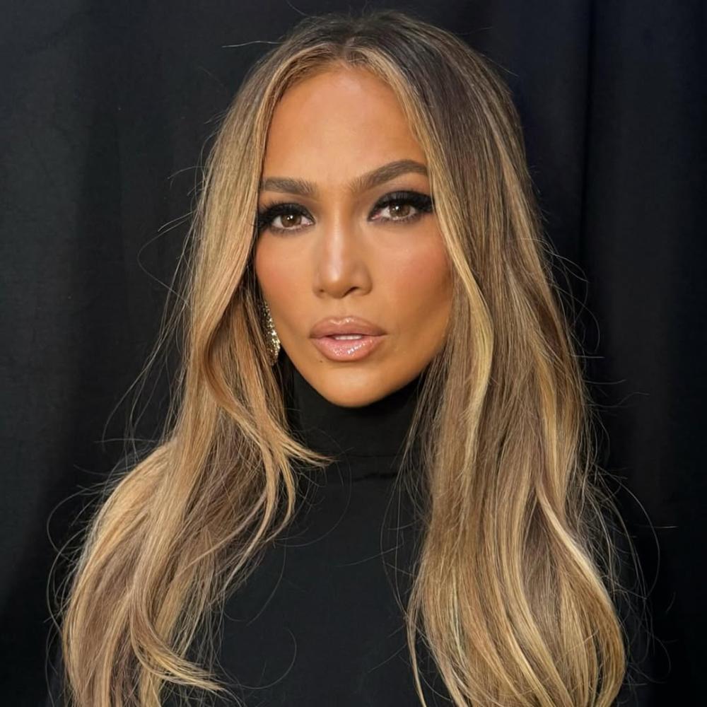 لحظات جمالية خالدة للنجمات عبر السنوات نتذكرها معاً قبيل حفل غرامي لعام 2025