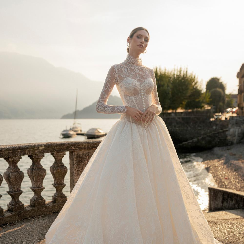 الكورسيه والدانتيل من ريكا سبوزا