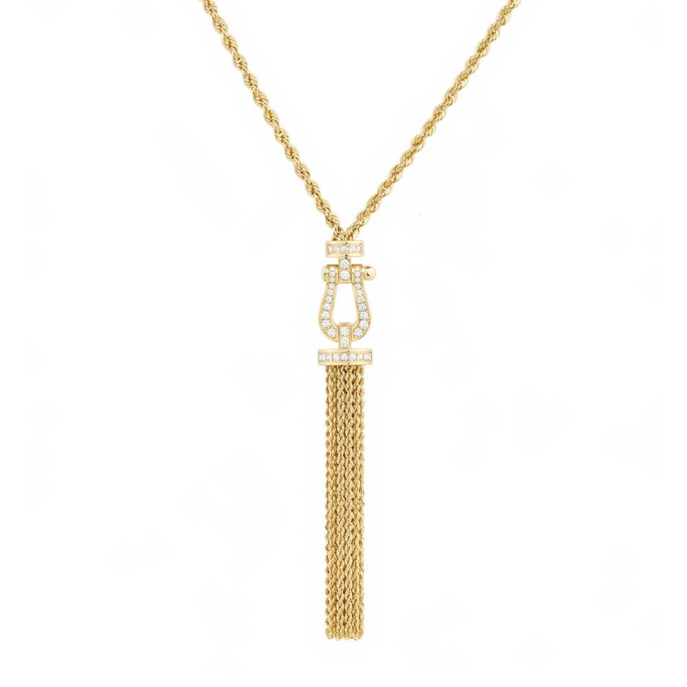 تُجسّد هذه الروح المنطلقة والمُحبّة للاحتفال جوهرَ مجوهرات صُمِّمت لتتمتع بخفّة وأناقة وسهولة في الارتداء.