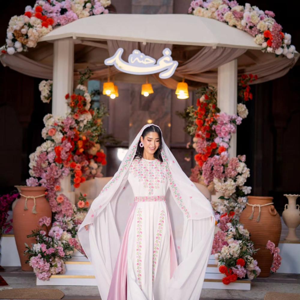 زينة مميزة وفستان حناء في أجدد حفلات الحناء 2026